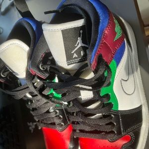 “multi-color” air Jordans little to no creasing US 7